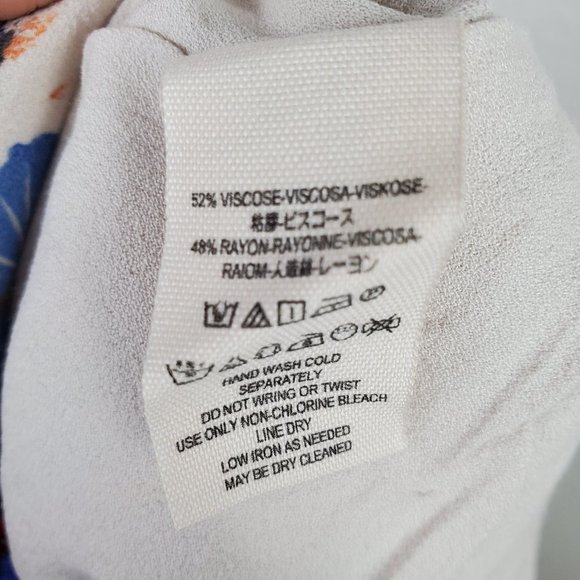 Free People Floral Print Shorts Red and Blue Size 6 - Picture 12 of 12